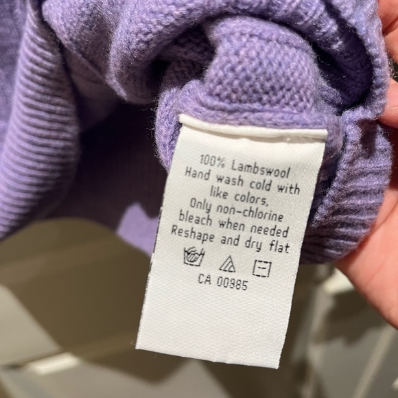 V neck 100% soft wool sweater - Picture 4 of 4